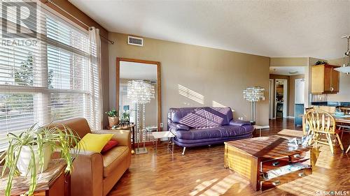 106 2102 Heseltine Road, Regina, SK - Indoor Photo Showing Living Room