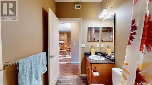 106 2102 Heseltine Road, Regina, SK - Indoor Photo Showing Bathroom