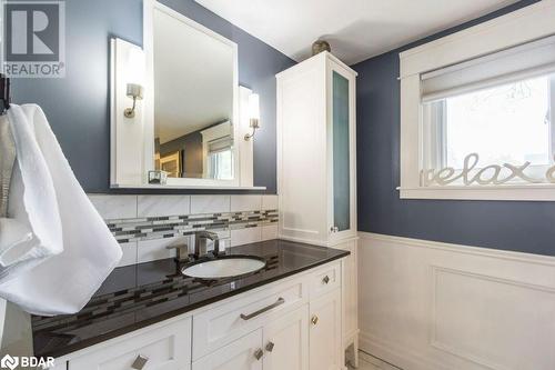 218 Foster Avenue, Belleville, ON - Indoor Photo Showing Bathroom