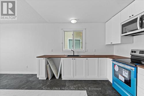 8 Lake Court, Belleville, ON - Indoor Photo Showing Kitchen