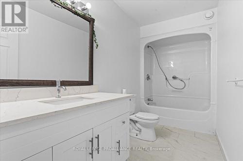 8 Lake Court, Belleville, ON - Indoor Photo Showing Bathroom