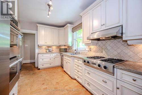 2 Ardmay Crescent, Guelph (Central East), ON - Indoor Photo Showing Kitchen With Upgraded Kitchen