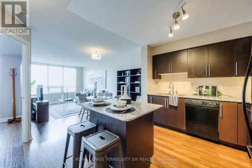 1451 - 25 Viking Lane, Toronto (Islington-City Centre West), ON - Indoor Photo Showing Kitchen With Upgraded Kitchen