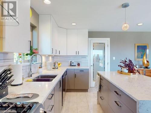 3806 Trail Place, Powell River, BC - Indoor Photo Showing Kitchen With Double Sink With Upgraded Kitchen