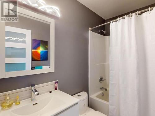 3806 Trail Place, Powell River, BC - Indoor Photo Showing Bathroom