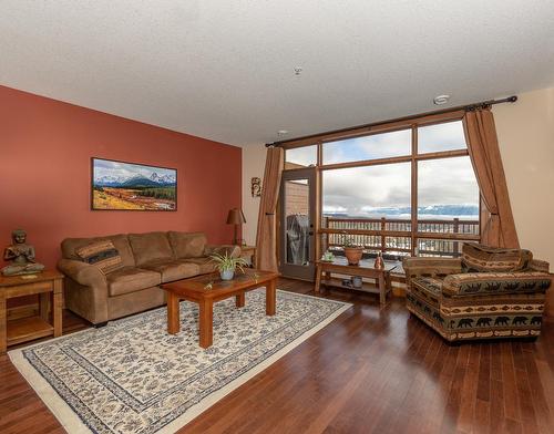 23 - 1301 Gerry Sorensen Way, Kimberley, BC - Indoor Photo Showing Living Room