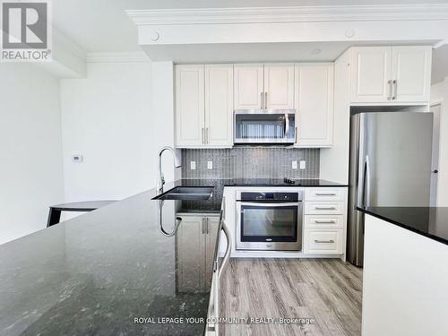 1202A - 9608 Yonge Street, Richmond Hill (North Richvale), ON - Indoor Photo Showing Kitchen With Double Sink With Upgraded Kitchen