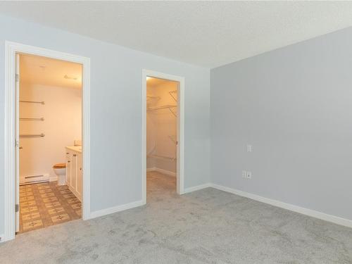 207-5660 Edgewater Lane, Nanaimo, BC - Indoor Photo Showing Other Room