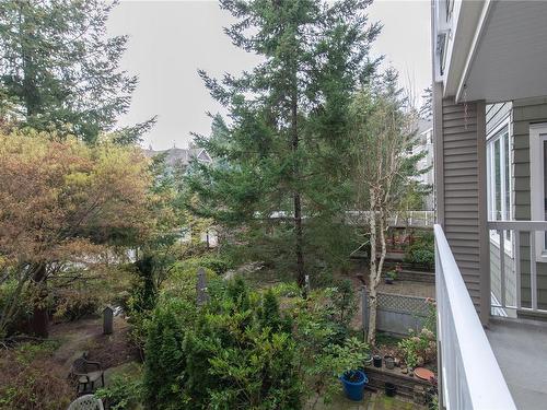 207-5660 Edgewater Lane, Nanaimo, BC - Outdoor