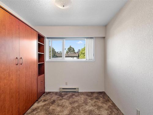 204-2286 Henry Ave, Sidney, BC - Indoor Photo Showing Other Room