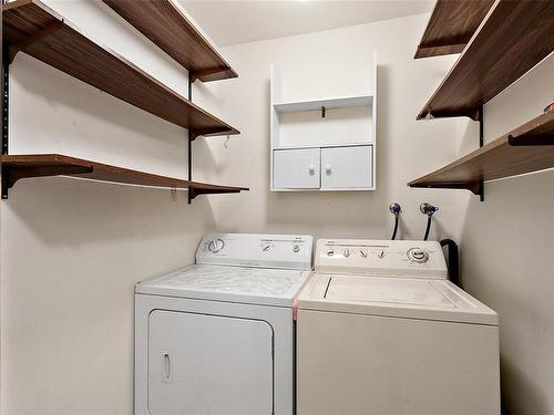 204-2286 Henry Ave, Sidney, BC - Indoor Photo Showing Laundry Room