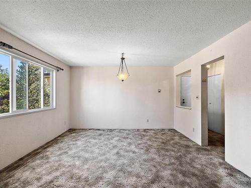 204-2286 Henry Ave, Sidney, BC - Indoor Photo Showing Other Room