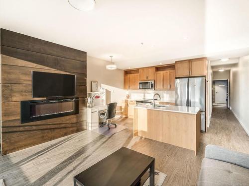 407-91 Chapel St, Nanaimo, BC - Indoor Photo Showing Kitchen