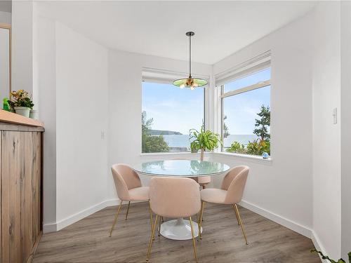 3210-27 Island Hwy South, Campbell River, BC - Indoor Photo Showing Dining Room