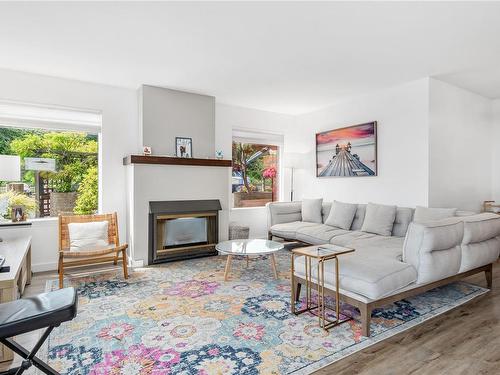 3210-27 Island Hwy South, Campbell River, BC - Indoor Photo Showing Living Room With Fireplace