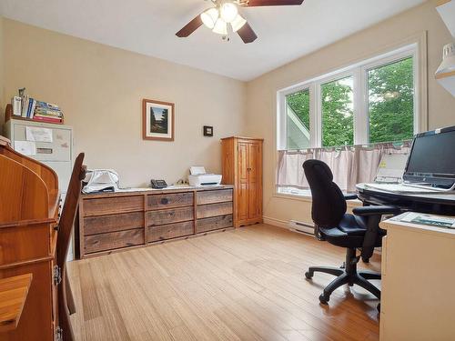 Bedroom - 20 Ch. Des Tournesols, Sainte-Anne-Des-Lacs, QC - Indoor Photo Showing Office