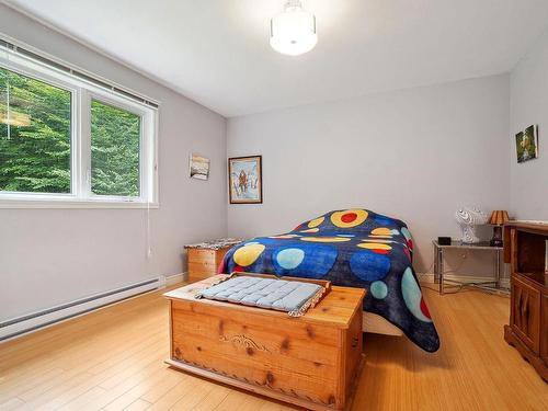 Bedroom - 20 Ch. Des Tournesols, Sainte-Anne-Des-Lacs, QC - Indoor Photo Showing Bedroom