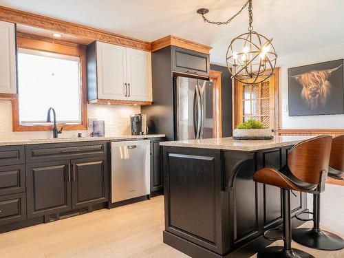 Kitchen - 263 Ch. De La Martinique, Les Îles-De-La-Madeleine, QC - Indoor Photo Showing Kitchen With Upgraded Kitchen