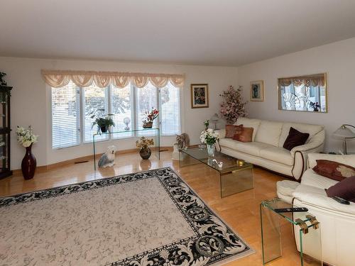 Salon - 116 Ch. Des Topazes, Saint-Sauveur, QC - Indoor Photo Showing Living Room