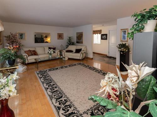 Salon - 116 Ch. Des Topazes, Saint-Sauveur, QC - Indoor Photo Showing Living Room