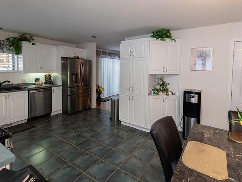 Cuisine - 116 Ch. Des Topazes, Saint-Sauveur, QC - Indoor Photo Showing Kitchen