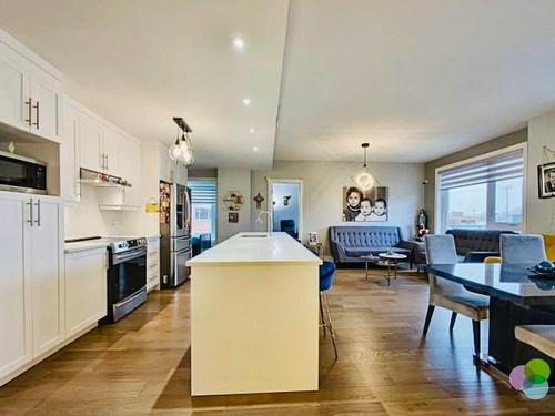 Cuisine - 201-4060 Boul. Des Sources, Dollard-Des-Ormeaux, QC - Indoor Photo Showing Kitchen