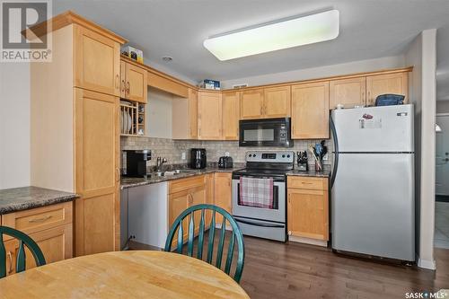 4 1620 Olive Diefenbaker Drive, Prince Albert, SK - Indoor Photo Showing Kitchen