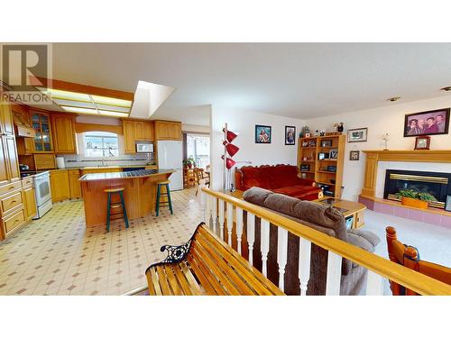 1002 Maple Heights Road, Quesnel, BC - Indoor With Fireplace