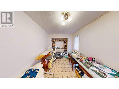 1002 Maple Heights Road, Quesnel, BC - Indoor Photo Showing Other Room