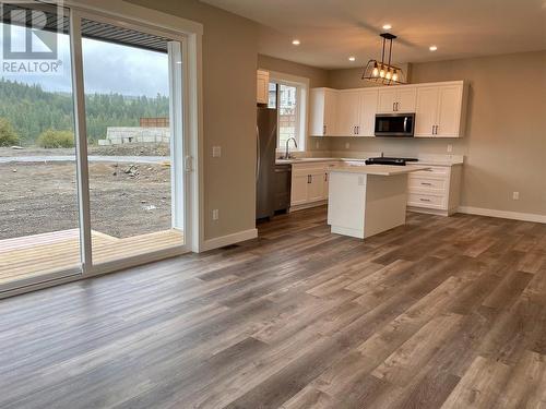 110 Abbey Road, Princeton, BC - Indoor Photo Showing Kitchen