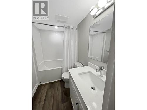 110 Abbey Road, Princeton, BC - Indoor Photo Showing Bathroom