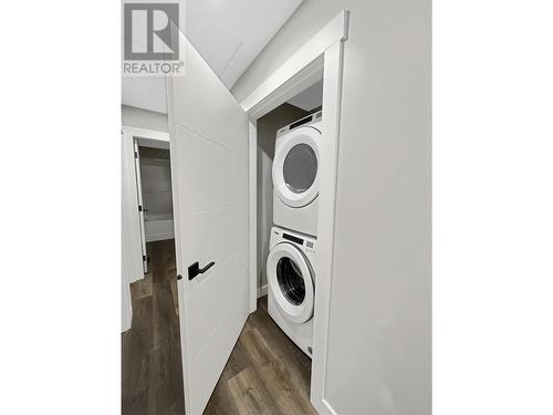 110 Abbey Road, Princeton, BC - Indoor Photo Showing Laundry Room