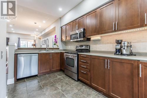 10 - 5080 Fairview Street, Burlington (Appleby), ON - Indoor Photo Showing Kitchen