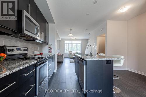 103 - 1890 Rymal Road, Hamilton (Hannon), ON - Indoor Photo Showing Kitchen With Upgraded Kitchen