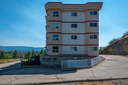 102-3808 35 Avenue, Vernon, BC - Outdoor