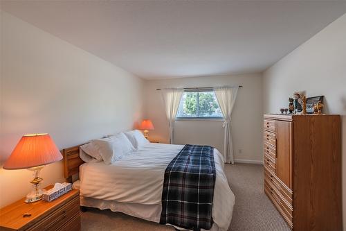 44 Bayview Crescent, Osoyoos, BC - Indoor Photo Showing Bedroom