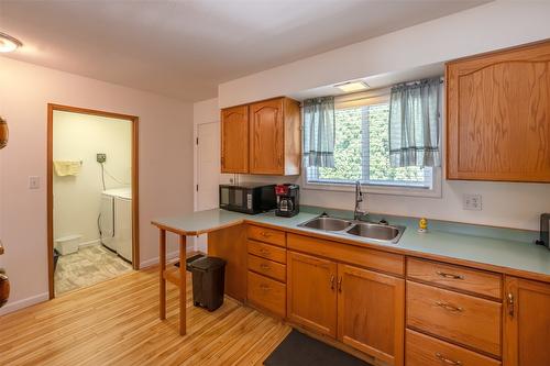 44 Bayview Crescent, Osoyoos, BC - Indoor Photo Showing Kitchen With Double Sink