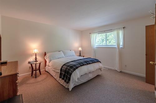 44 Bayview Crescent, Osoyoos, BC - Indoor Photo Showing Bedroom