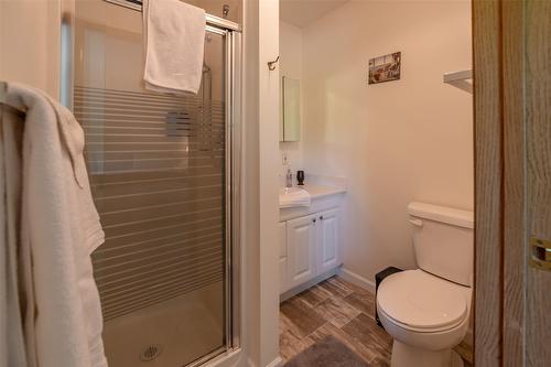 44 Bayview Crescent, Osoyoos, BC - Indoor Photo Showing Bathroom