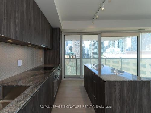 3305-15 Queens Quay E, Toronto, ON - Indoor Photo Showing Kitchen