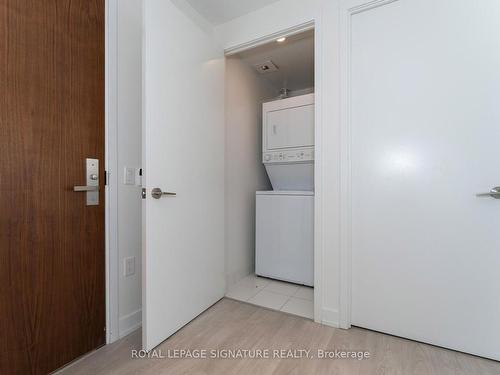 3305-15 Queens Quay E, Toronto, ON - Indoor Photo Showing Laundry Room