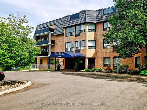 407-155 Main St N, Newmarket, ON - Outdoor With Balcony