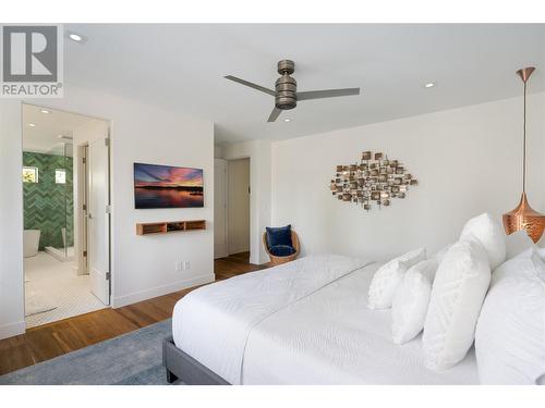 486 Carona Crescent, Kelowna, BC - Indoor Photo Showing Bedroom