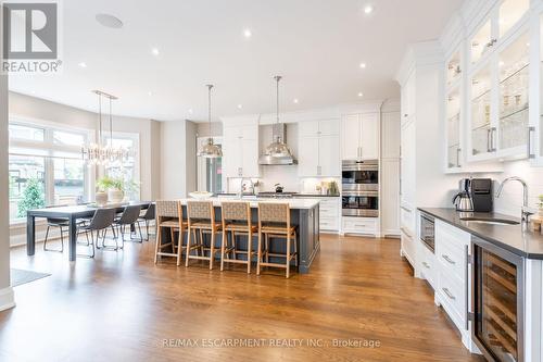 257 Surrey Drive, Oakville (Bronte West), ON - Indoor Photo Showing Kitchen With Upgraded Kitchen