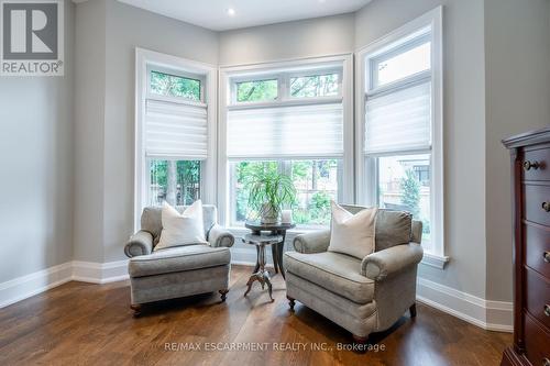 257 Surrey Drive, Oakville (Bronte West), ON - Indoor Photo Showing Living Room