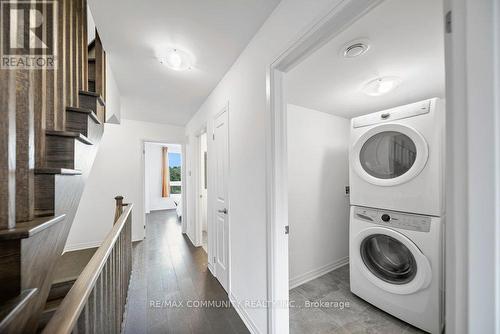 1672 Pleasure Valley Path N, Oshawa (Samac), ON - Indoor Photo Showing Laundry Room