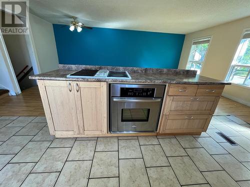 132 Spruce Avenue, Tumbler Ridge, BC - Indoor Photo Showing Kitchen