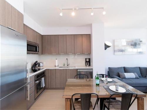 1402-728 Yates St, Victoria, BC - Indoor Photo Showing Kitchen