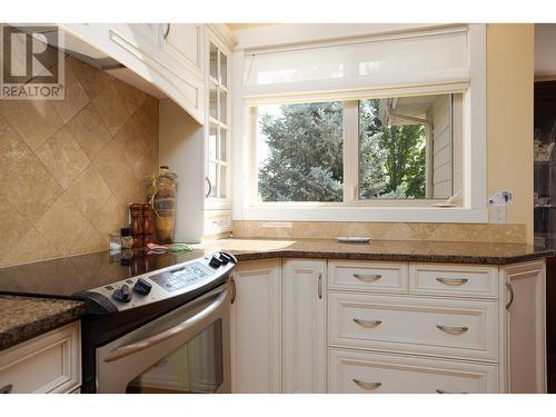 197 Terrace Hill Place, Kelowna, BC - Indoor Photo Showing Kitchen