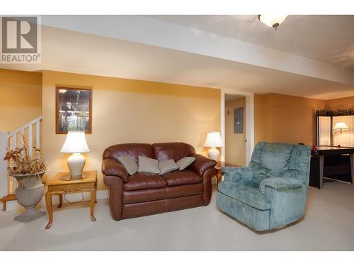 197 Terrace Hill Place, Kelowna, BC - Indoor Photo Showing Living Room